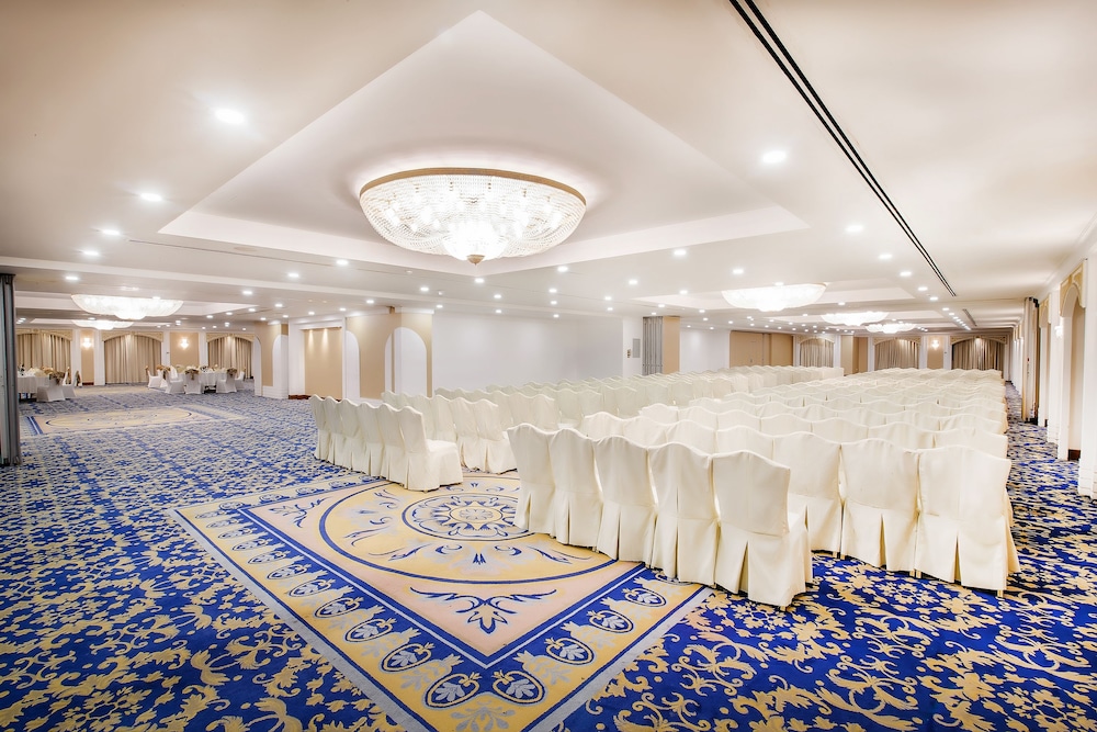 Grand Excelsior Hotel Bur Dubai — Hotel building in Dubai