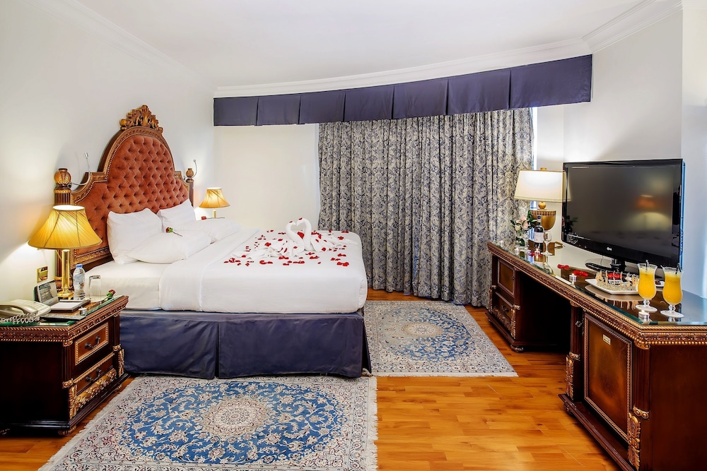 Grand Excelsior Hotel Bur Dubai — Hotel rooms in Dubai