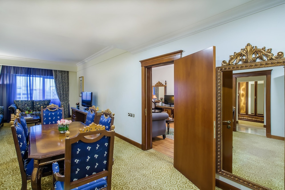 Grand Excelsior Hotel Bur Dubai — Hotel rooms in Dubai