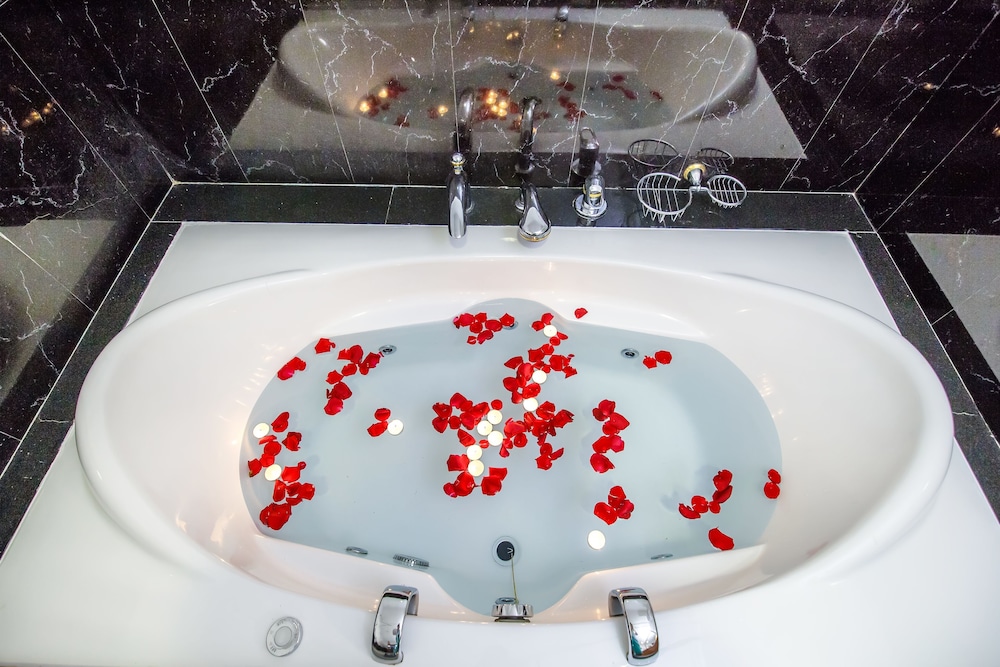 Grand Excelsior Hotel Bur Dubai — Spa in Dubai