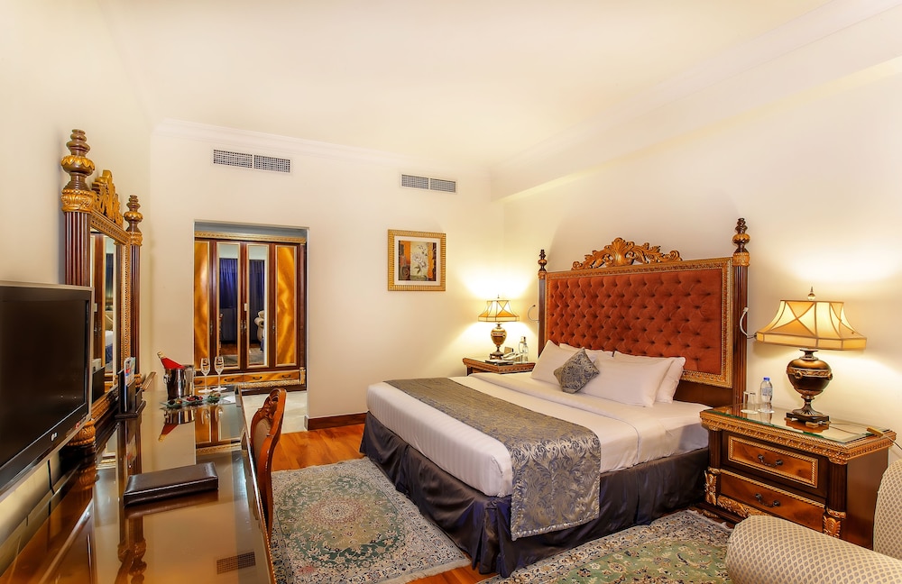 Grand Excelsior Hotel Bur Dubai — Hotel rooms in Dubai