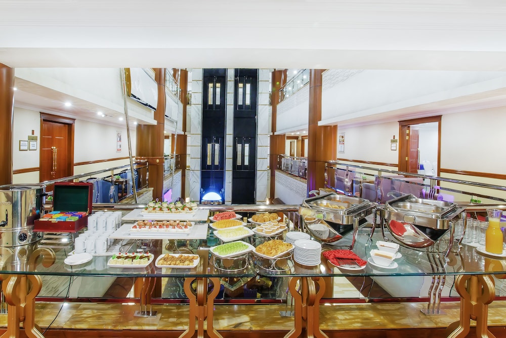 Grand Excelsior Hotel Bur Dubai — Restaurant & bars in Dubai