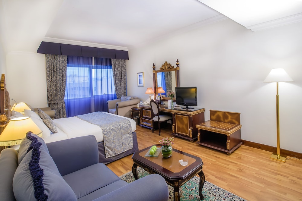 Grand Excelsior Hotel Bur Dubai — Hotel rooms in Dubai