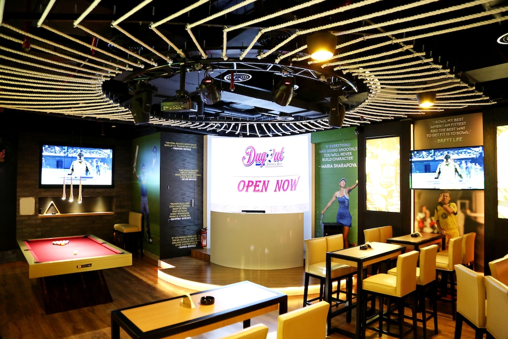 Grand Excelsior Hotel Bur Dubai — Restaurant & bars in Dubai