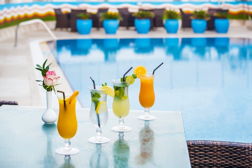 Grand Excelsior Hotel Bur Dubai — Restaurant & bars in Dubai