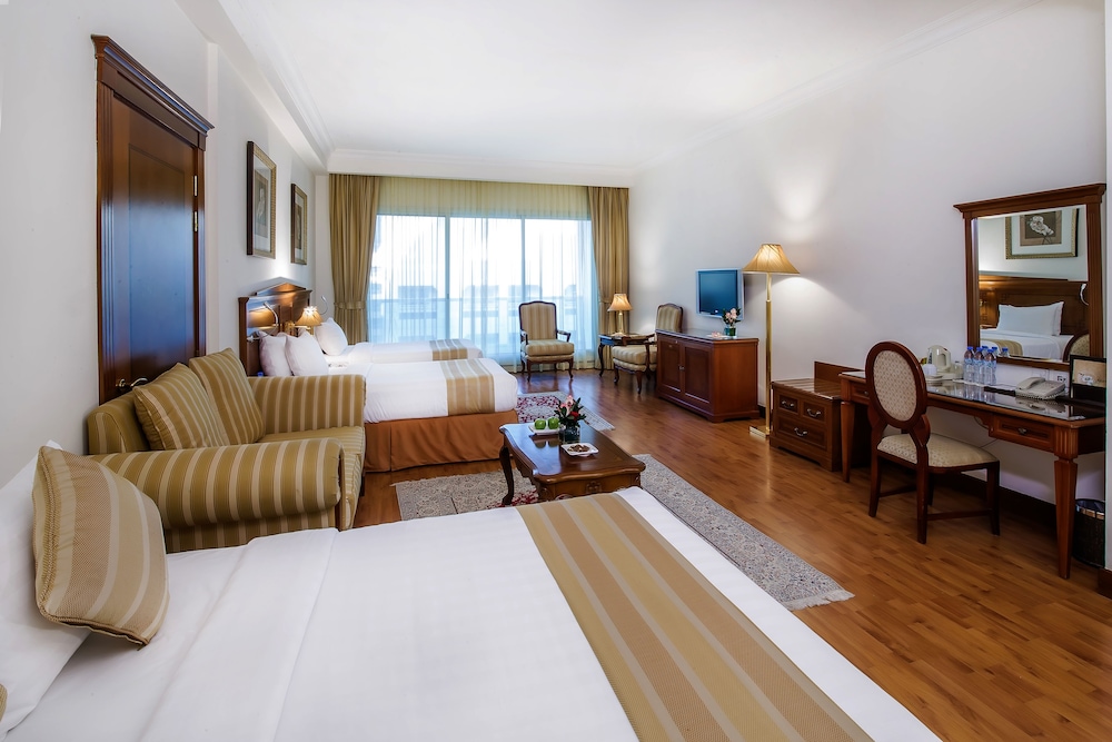 Grand Excelsior Hotel Bur Dubai — Hotel rooms in Dubai