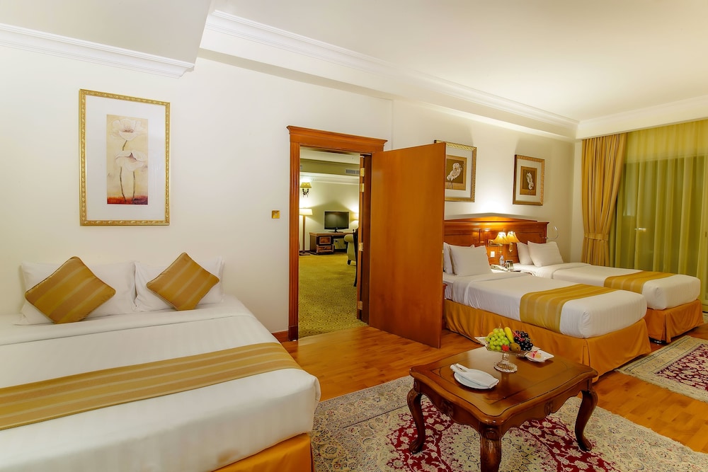 Grand Excelsior Hotel Bur Dubai — Hotel rooms in Dubai