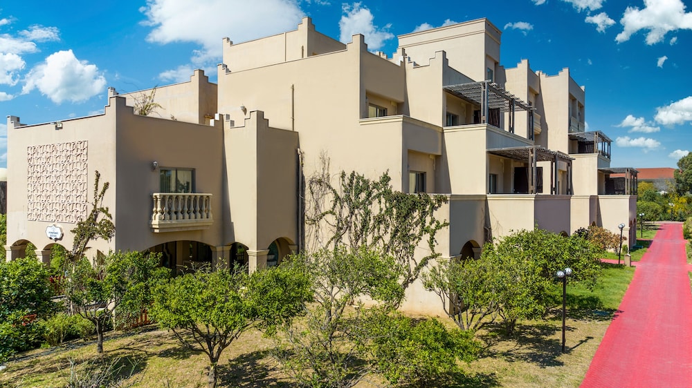 Spice Hotel & Spa All Inclusive — Hotel building in Belek