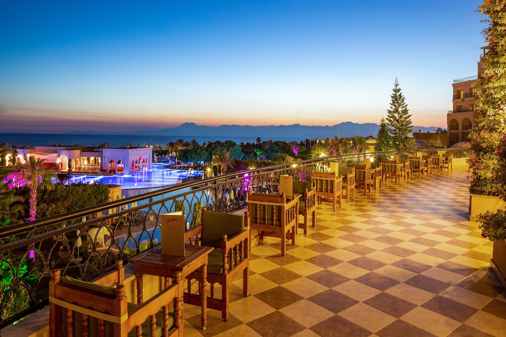 Spice Hotel & Spa All Inclusive — Restaurant & bars in Belek