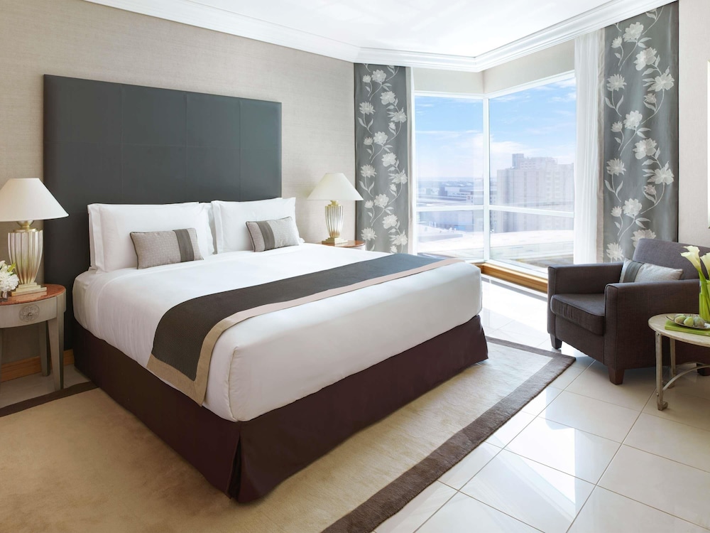 Fairmont Dubai — Hotel rooms in Dubai