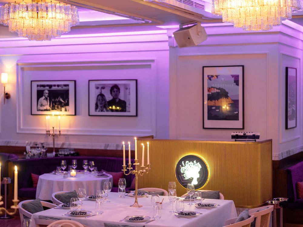 Fairmont Dubai — Restaurant & bars in Dubai