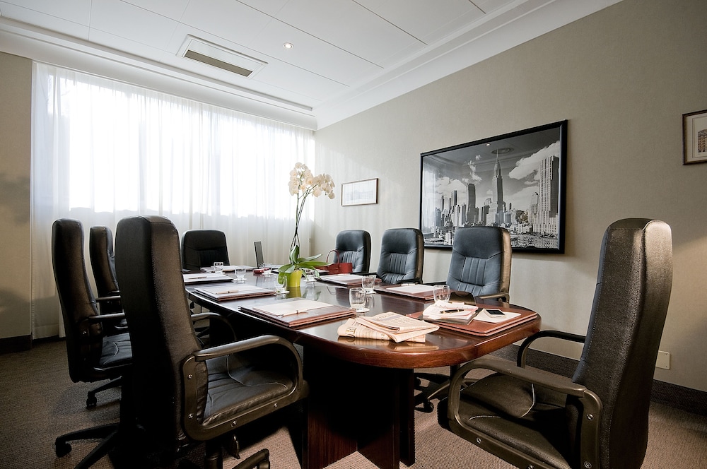 Holiday Inn Rome- Eur Parco Dei Medici by IHG — Hotel building in Rome, Lazio