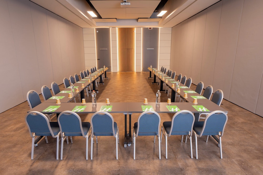 Holiday Inn Rome- Eur Parco Dei Medici by IHG — Hotel building in Rome, Lazio