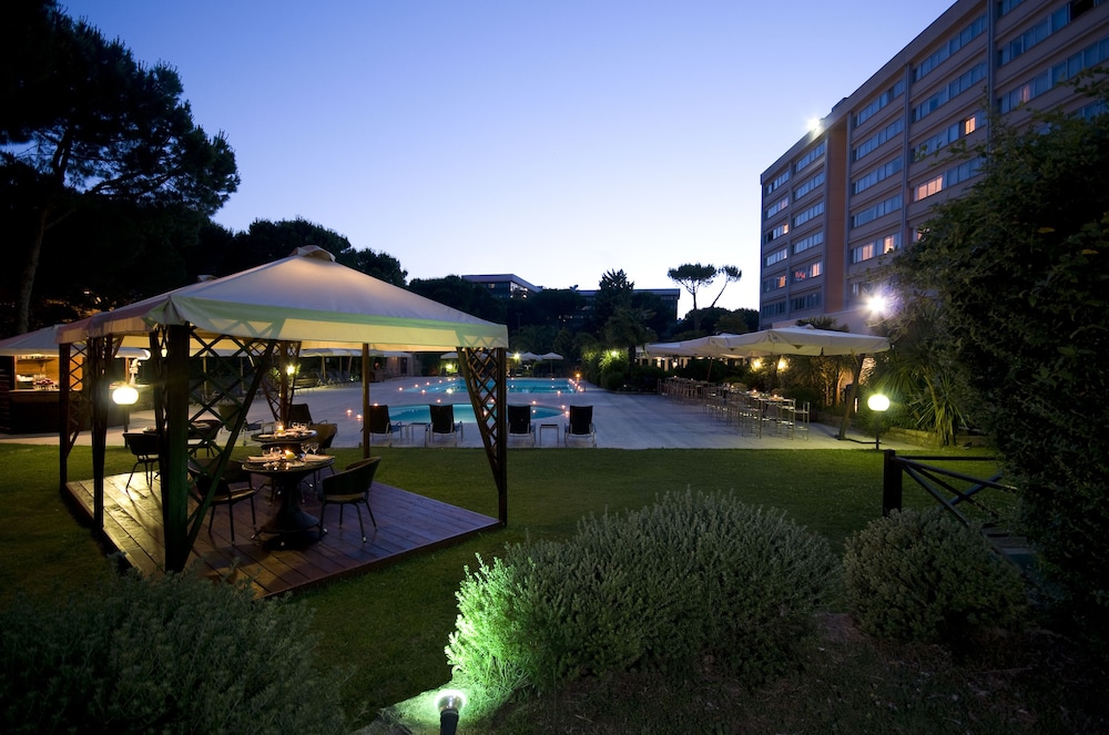 Holiday Inn Rome- Eur Parco Dei Medici by IHG — Swimming pool in Rome, Lazio