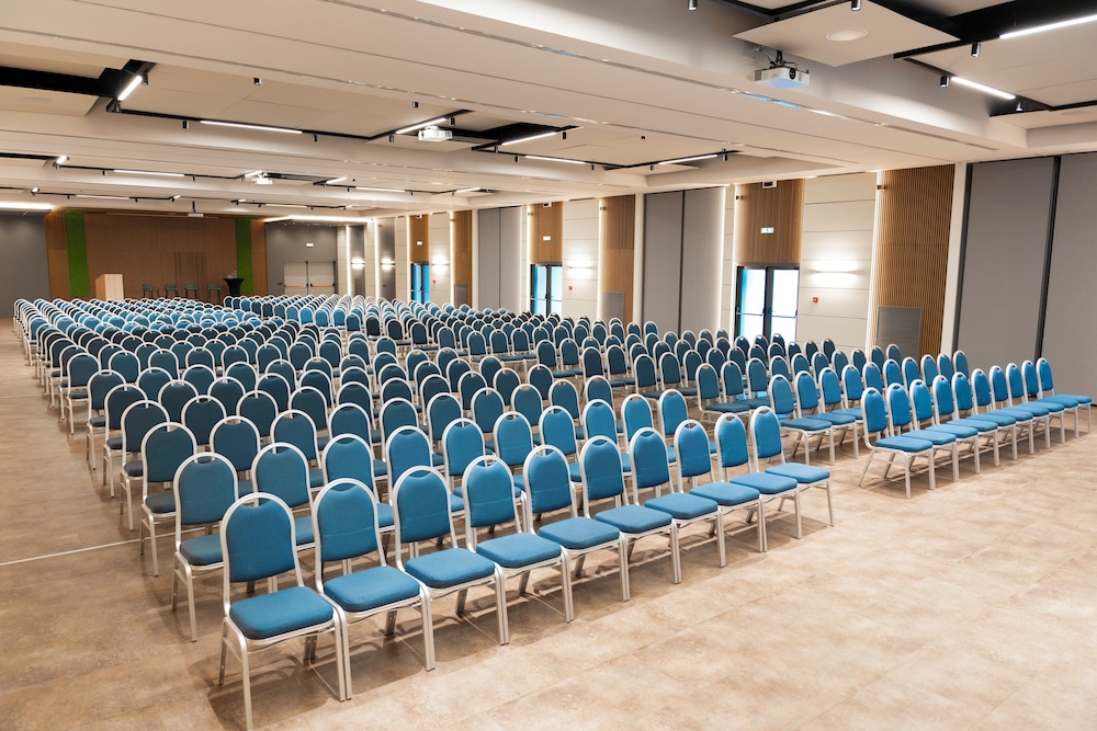 Holiday Inn Rome- Eur Parco Dei Medici by IHG — Hotel building in Rome, Lazio