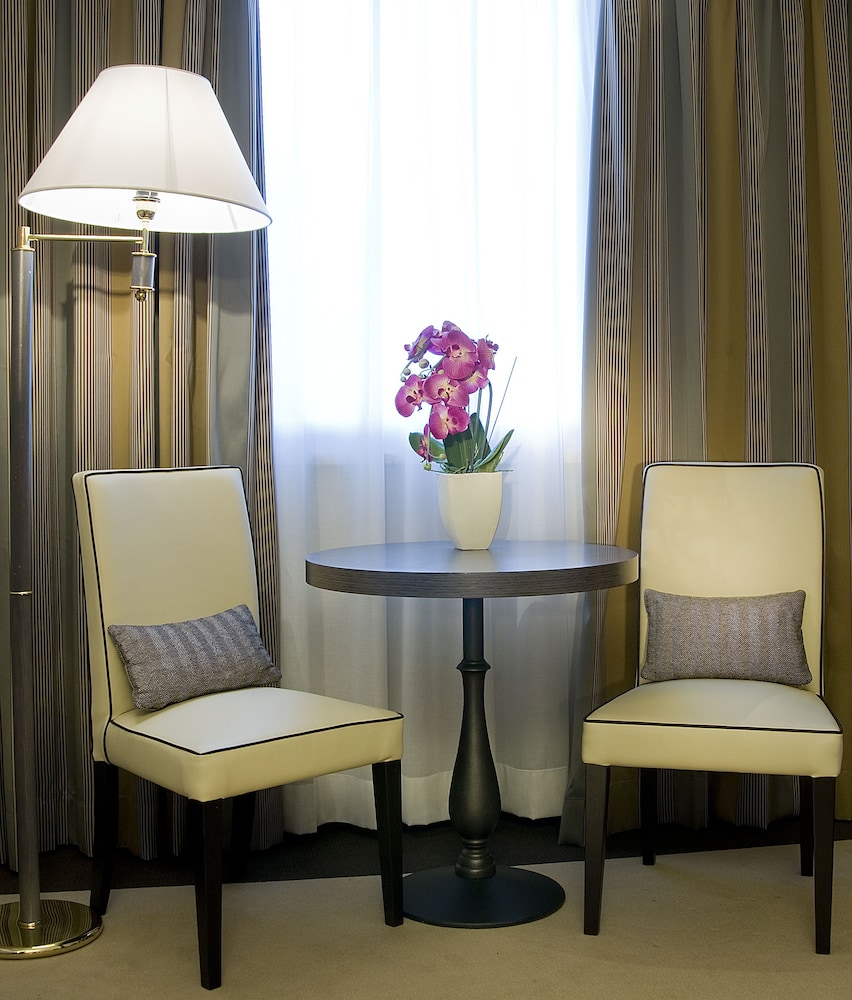 Holiday Inn Rome- Eur Parco Dei Medici by IHG — Hotel rooms in Rome, Lazio