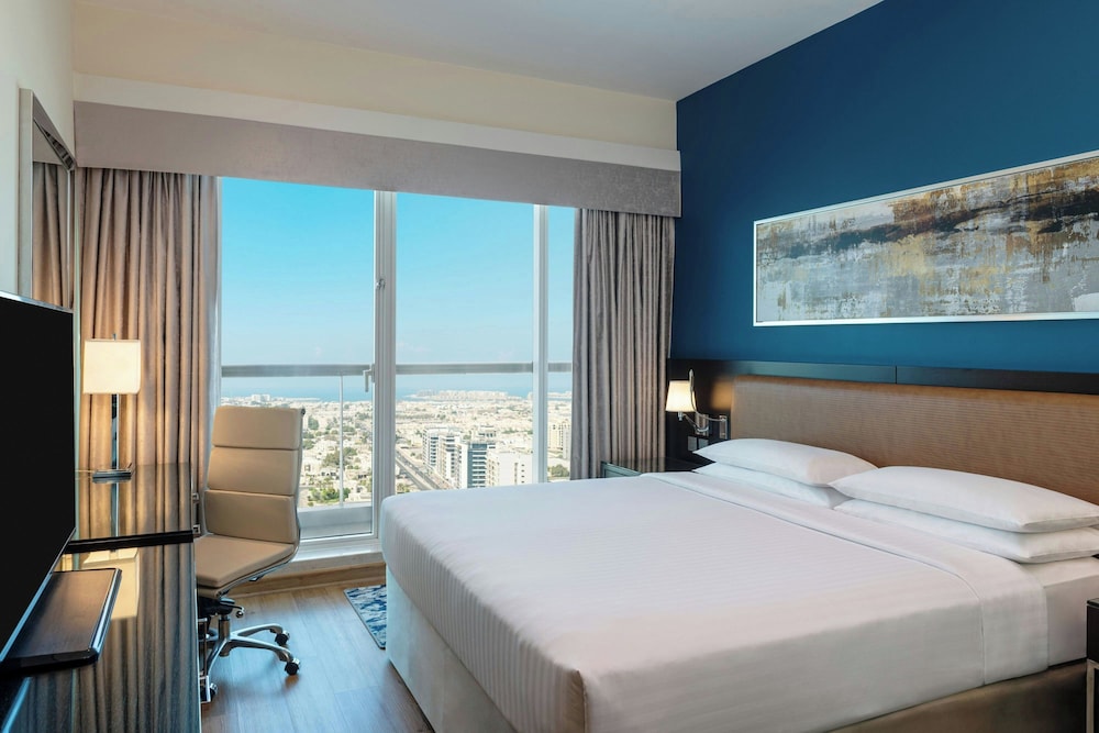 Four Points by Sheraton Sheikh Zayed Road, Dubai — Hotel rooms in Dubai