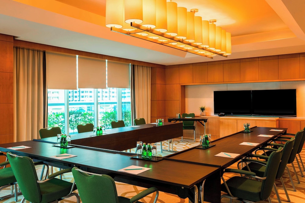 Four Points by Sheraton Sheikh Zayed Road, Dubai — Hotel building in Dubai