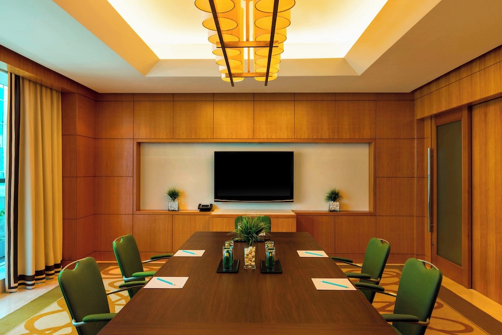 Four Points by Sheraton Sheikh Zayed Road, Dubai — Hotel building in Dubai