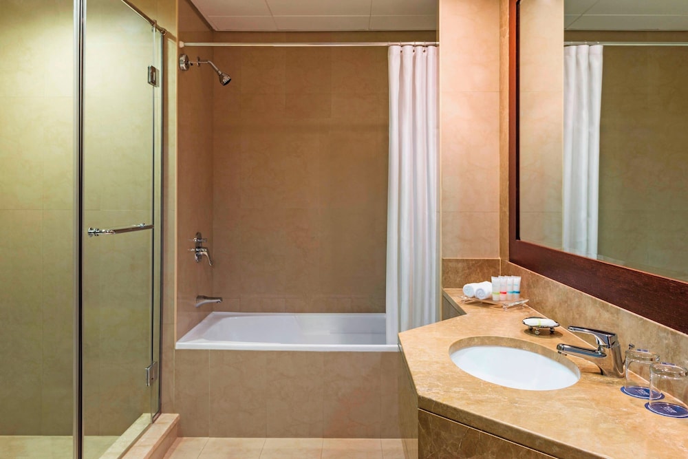 Four Points by Sheraton Sheikh Zayed Road, Dubai — Hotel rooms in Dubai