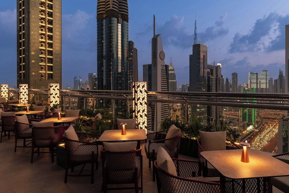 Four Points by Sheraton Sheikh Zayed Road, Dubai — Restaurant & bars in Dubai