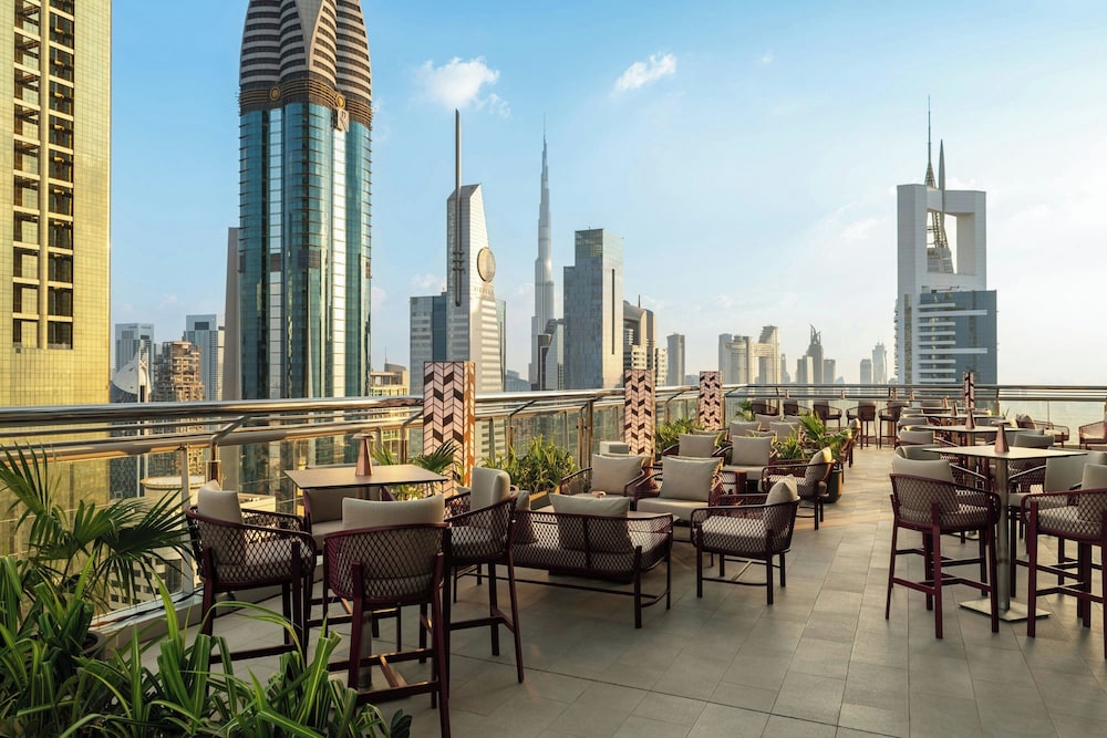 Four Points by Sheraton Sheikh Zayed Road, Dubai — Restaurant & bars in Dubai