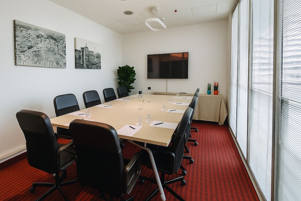 iH Hotels Roma Z3 — Hotel building in Rome, Lazio