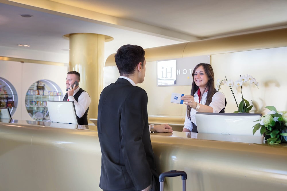 iH Hotels Roma Z3 — Hotel building in Rome, Lazio