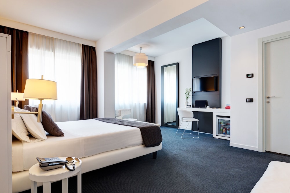 iH Hotels Roma Z3 — Hotel rooms in Rome, Lazio