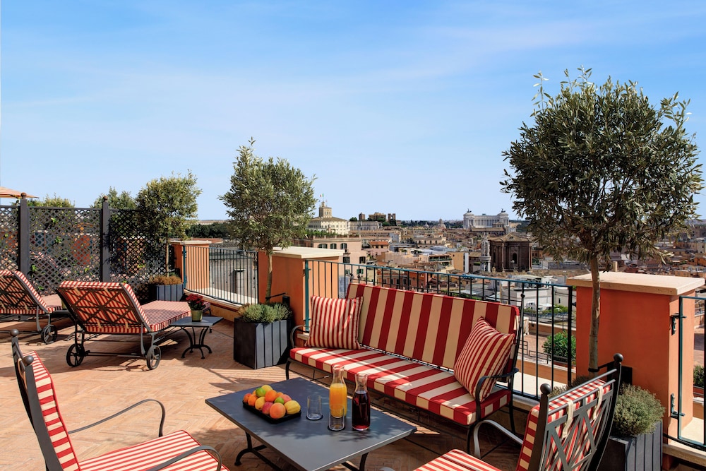 Rocco Forte Hotel de la Ville — Hotel building in Rome, Lazio