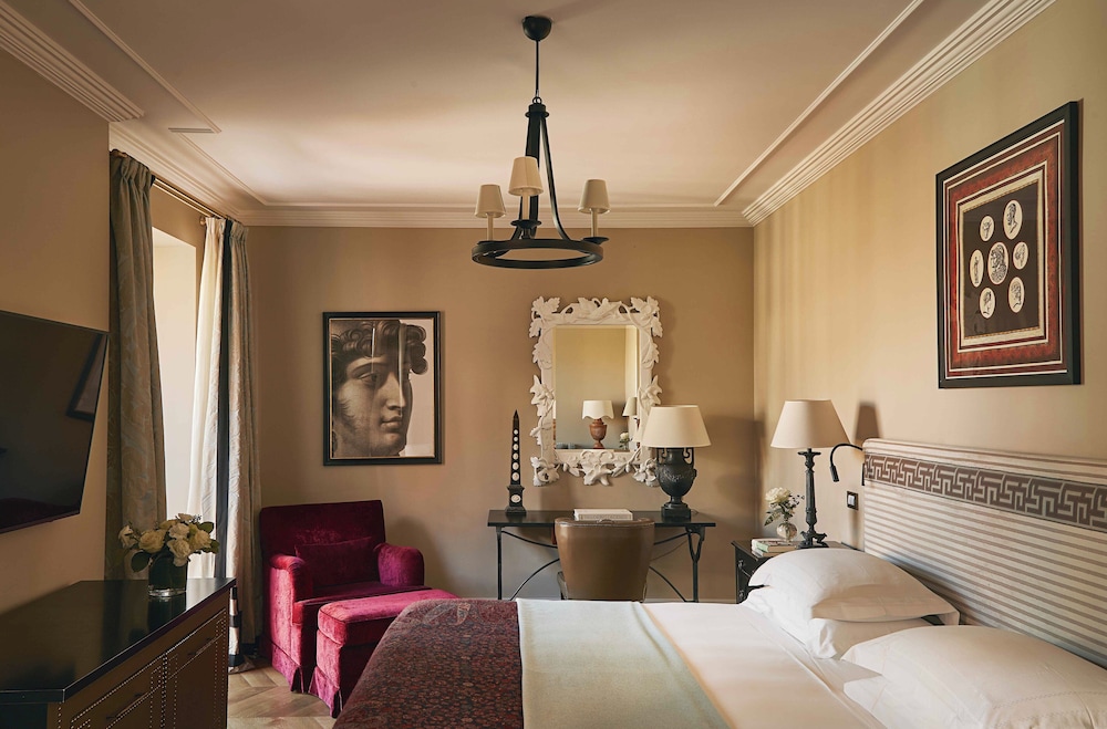 Rocco Forte Hotel de la Ville — Hotel rooms in Rome, Lazio