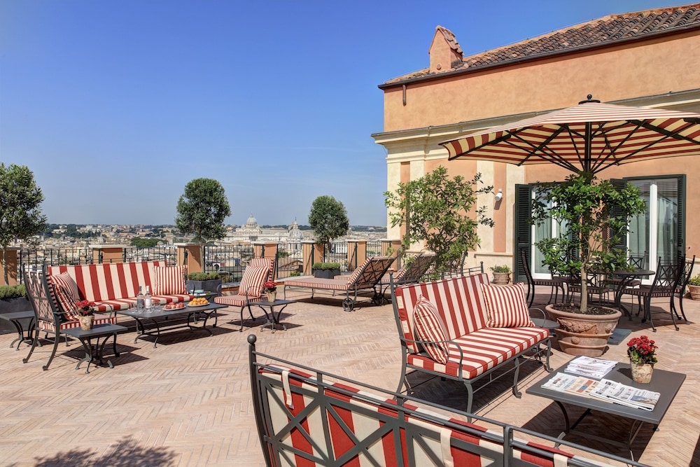 Rocco Forte Hotel de la Ville — Hotel building in Rome, Lazio
