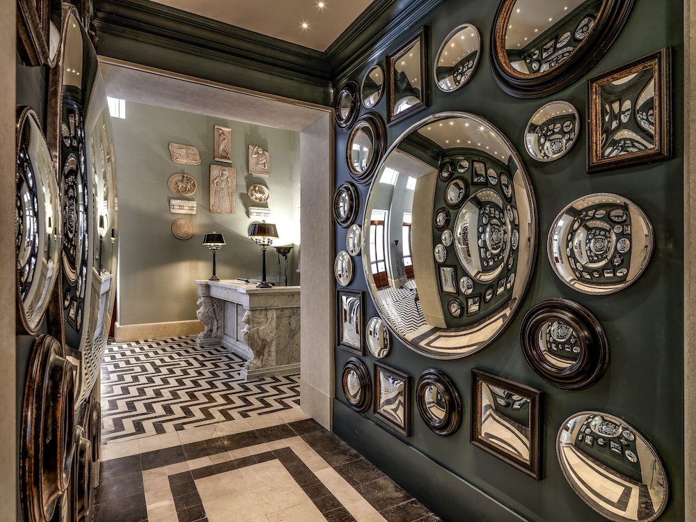 Rocco Forte Hotel de la Ville — Hotel building in Rome, Lazio