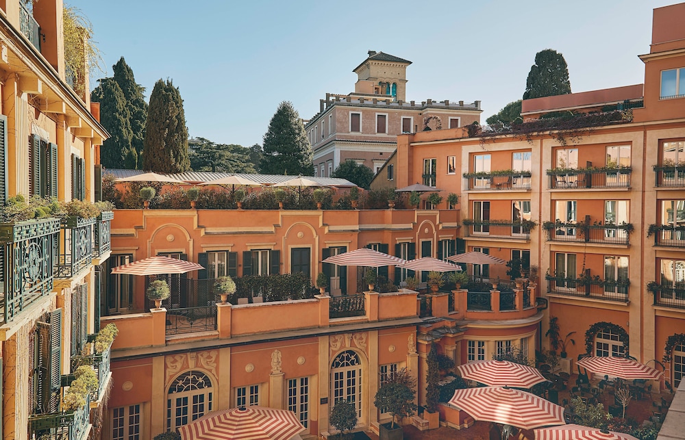 Rocco Forte Hotel de la Ville — Hotel building in Rome, Lazio