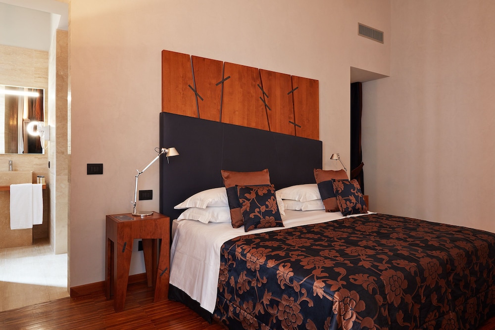 The Code Hotel — Hotel rooms in Rome, Lazio