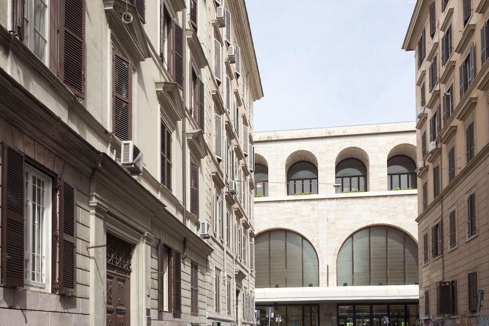 Kennedy Hotel — Hotel building in Rome, Lazio