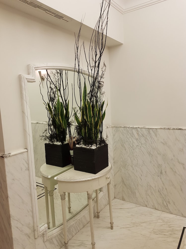 Kennedy Hotel — Hotel building in Rome, Lazio