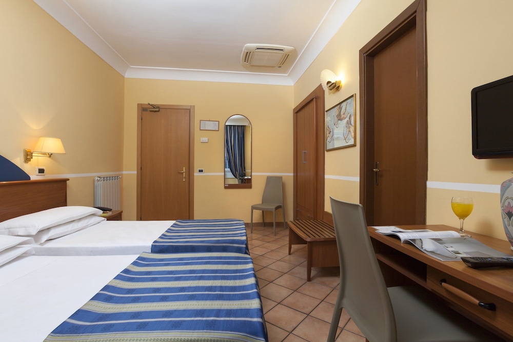 Kennedy Hotel — Hotel rooms in Rome, Lazio