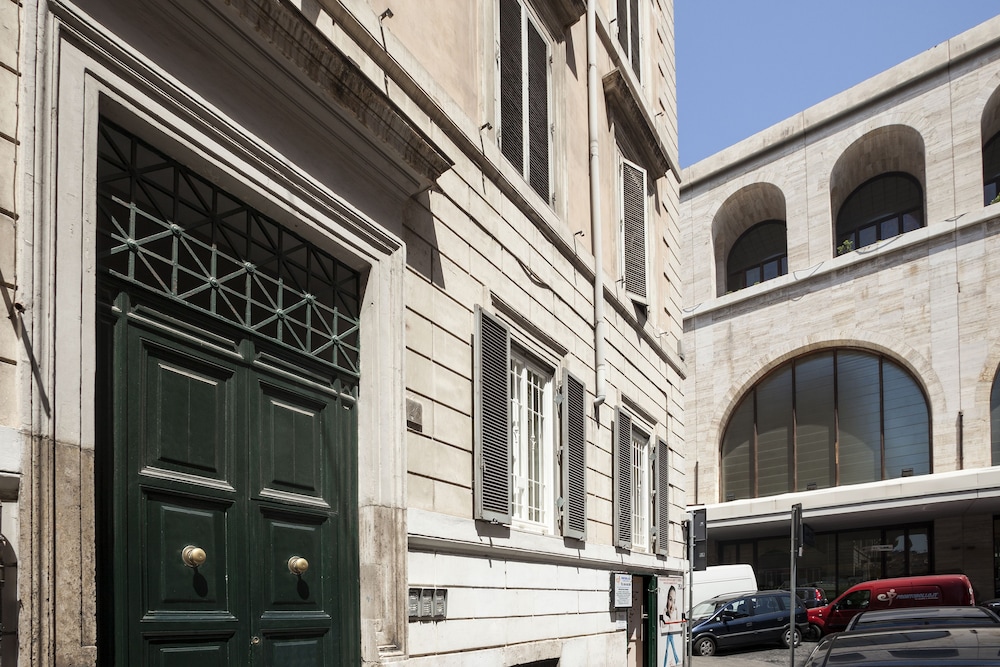 Kennedy Hotel — Hotel building in Rome, Lazio