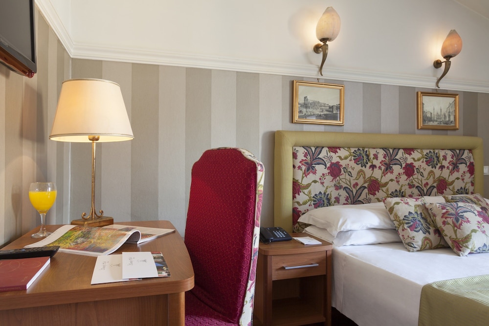 Kennedy Hotel — Hotel rooms in Rome, Lazio