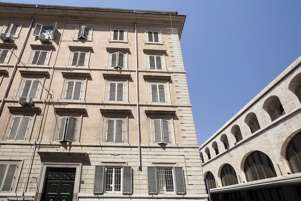 Kennedy Hotel — Hotel building in Rome, Lazio