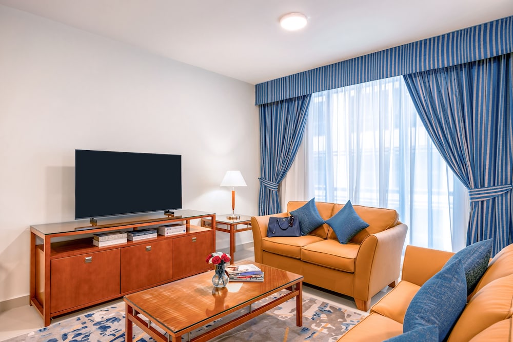 Golden Sands Hotel Apartments — Hotel rooms in Dubai