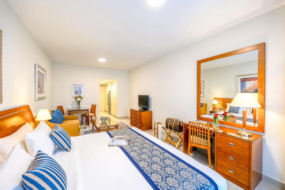 Golden Sands Hotel Apartments — Hotel rooms in Dubai