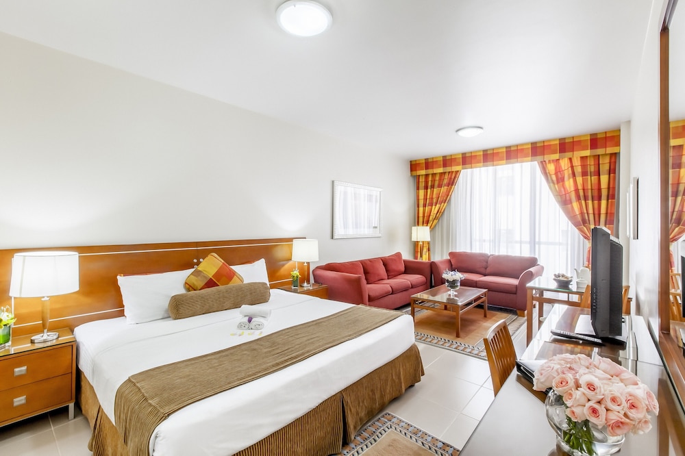 Golden Sands Hotel Apartments — Hotel rooms in Dubai