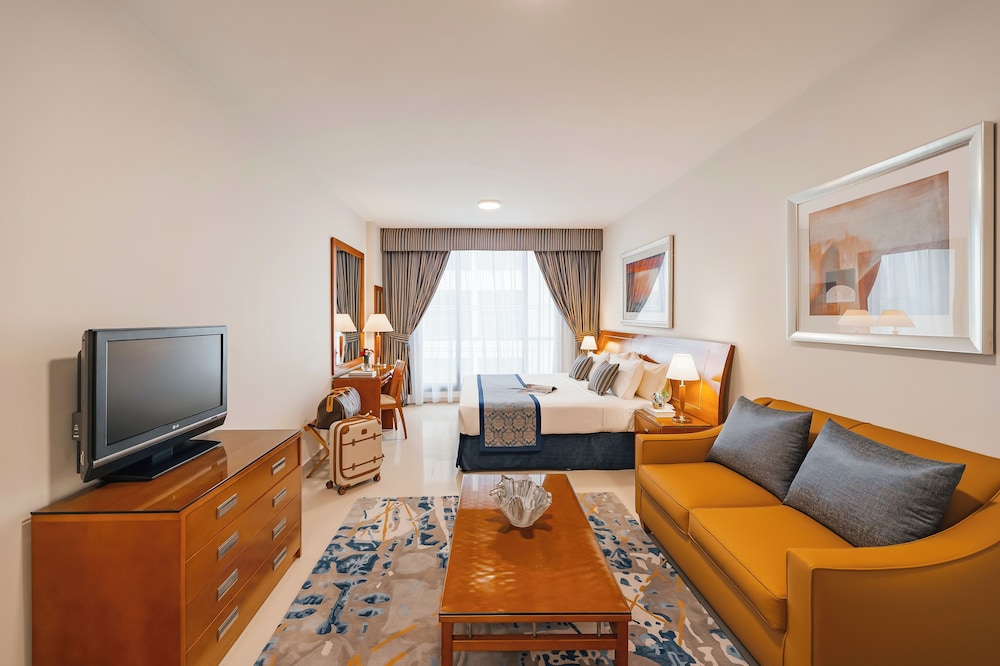 Golden Sands Hotel Apartments — Hotel rooms in Dubai