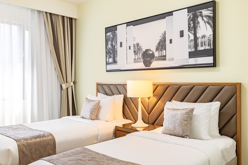 Golden Sands Hotel Apartments — Hotel rooms in Dubai