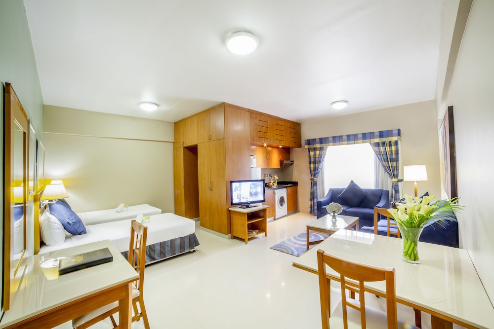 Golden Sands Hotel Apartments — Hotel rooms in Dubai