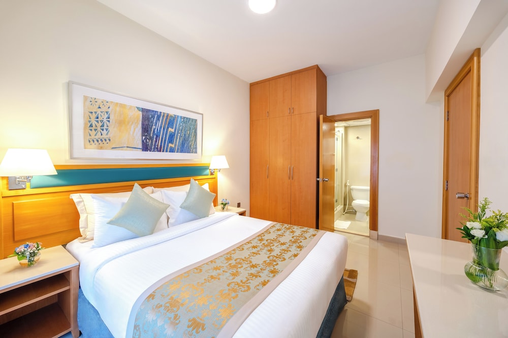 Golden Sands Hotel Apartments — Hotel rooms in Dubai