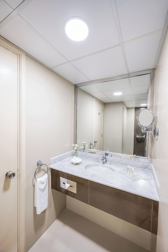 Golden Sands Hotel Apartments — Hotel rooms in Dubai