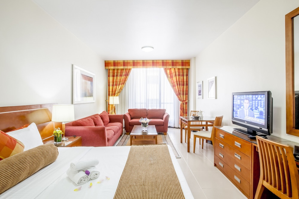 Golden Sands Hotel Apartments — Hotel rooms in Dubai